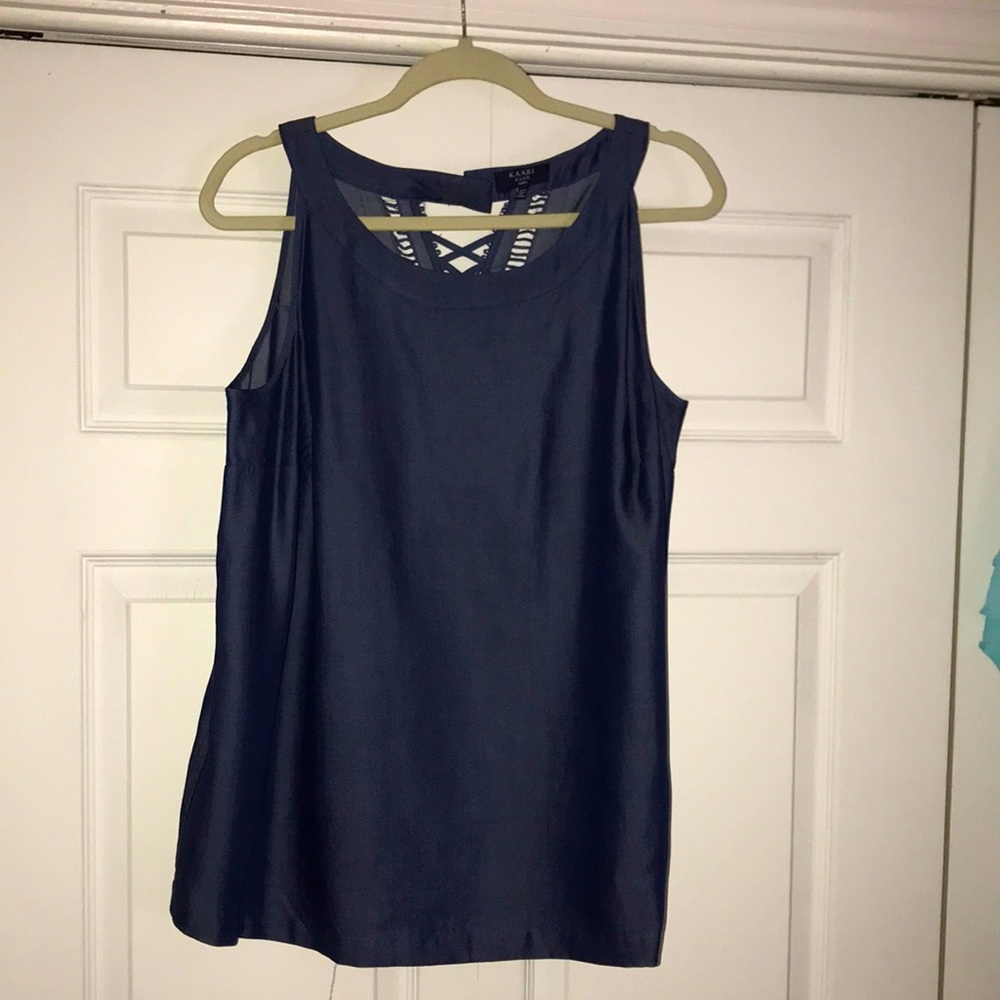 Kaari Blue shirt OX